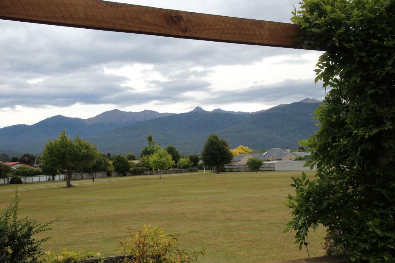Villa Batch With A View Te Anau Exterior foto
