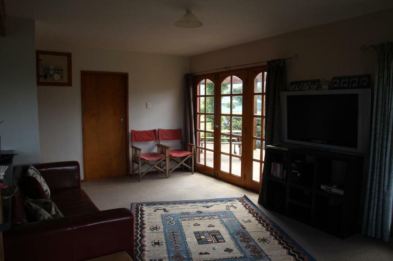 Villa Batch With A View Te Anau Exterior foto