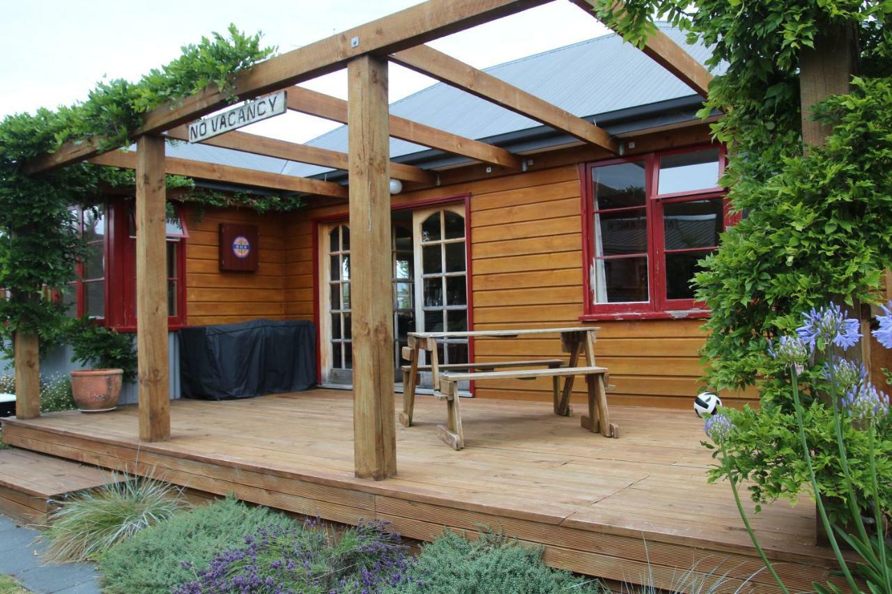 Villa Batch With A View Te Anau Exterior foto